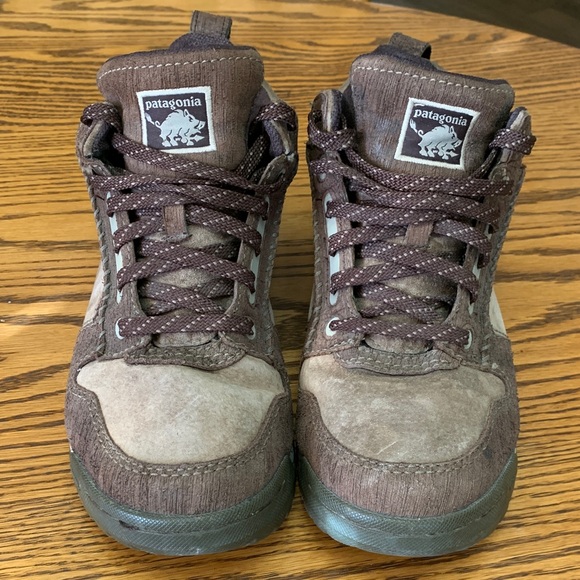 Patagonia Brown and Tan Ankle -Top Boaris Sneaker - Picture 3 of 17